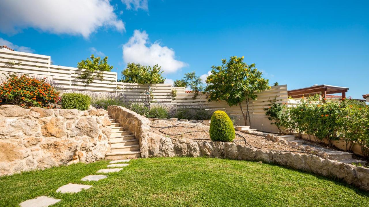 Resitour - Perneri Four Bedroom Villa Paphos Exterior foto